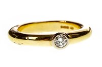 Lot 108 - A DIAMOND SOLITAIRE RING
