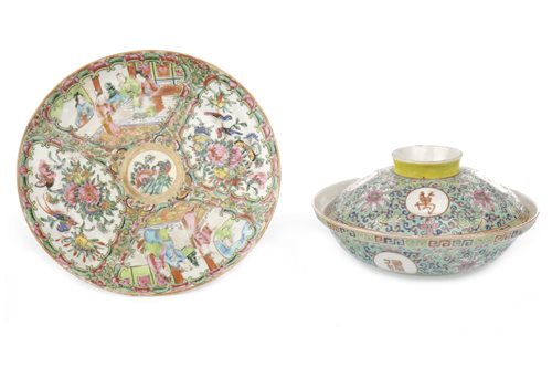 Lot 946 - A CHINESE BOWL AND A FAMILLE ROSE PLATE