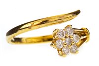 Lot 48 - A DIAMOND FLORAL CLUSTER RING