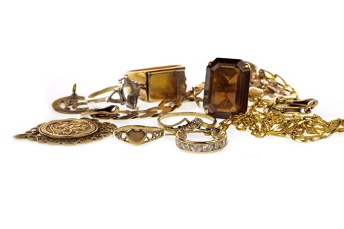 Lot 40 - A GROUP OF JEWELLERY