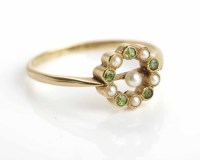 Lot 78 - EDWARDIAN PERIDOT AND SPLIT PEARL DRESS RING...