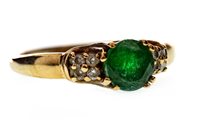 Lot 159 - A GREEN GEM AND DIAMOND RING