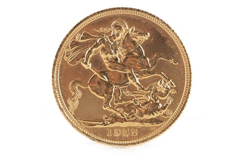 Lot 559 - A GOLD SOVEREIGN, 1982