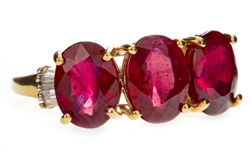 Lot 28 - A RUBY AND DIAMOND DRESS RING