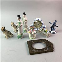 Lot 124 - A LOT OF PRATT WARE STYLE LIDS, BESWICK BEATRIX POTTER FIGURES AND OTHER FIGURES
