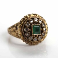 Lot 112 - EARLY VICTORIAN EMERALD AND DIAMOND RING set...