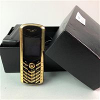 Lot 256 - AN EIGHTEEN CARAT GOLD PLATED VEPTU MOBILE PHONE