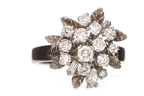 Lot 9 - A DIAMOND CLUSTER RING