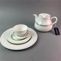 Lot 163 - A WEDGWOOD 'INSIGNIA' DINNER SERVICE