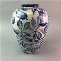 Lot 155 - A VICTORIAN PRATTWARE PASTE JAR AND OTHER COLLECTABLE CERAMICS