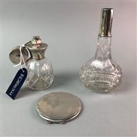 Lot 269 - A SILVER COMPACT WITH A SILVER TOPPED BOTTLE AND SILVER PLATED PERFUME ATOMISER