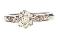 Lot 80 - A DIAMOND SOLITAIRE RING