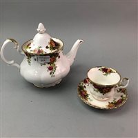 Lot 313 - A ROYAL ALBERT OLD COUNTRY ROSES DINNER SERVICE AND ANOTHER TEA SET