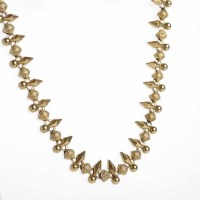 Lot 136 - EIGHTEEN CARAT GOLD BRACELET formed by...