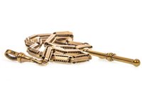 Lot 812 - A VICTORIAN WATCH CHAIN