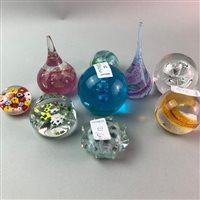 Lot 21 - A LOT OF GLASS PAPERWEIGHTS