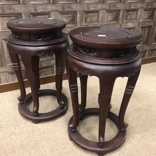 Lot 1028 - A PAIR OF 20TH CENTURY CHINESE PEDESTALS