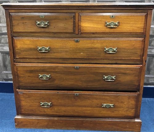 Lot 230 - AN EDWARDIAN CHEST OF DRAWERS