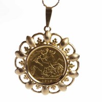 Lot 168 - HALF SOVEREIGN SET PENDANT ON CHAIN the...