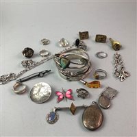 Lot 9 - A LOT OF SILVER AND OTHER JEWELLERY