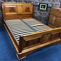 Lot 142 - A SLEIGH BED
