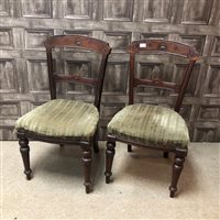 Lot 184 - A SET OF FIVE VICTORIAN CHAIRS AND A DINING TABLE