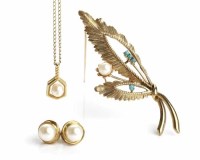 Lot 214 - GROUP OF GOLD JEWELLERY comprising of a...