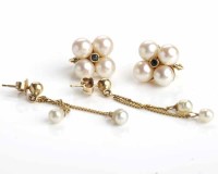 Lot 225 - PAIR OF LE GI SAPPHIRE AND PEARL CLUSTER...