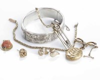 Lot 226 - GROUP OF GOLD JEWELLERY comprising of a...