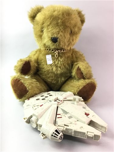 Lot 124 - A STAR WARS MILLENNIUM FALCON MODEL AND A TEDDY BEAR