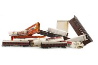 Lot 853 - A LOT OF FIVE HORNBY LOCOMOTIVES WITH TRACK