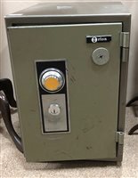 Lot 107 - AN ORION COMBINATION SAFE