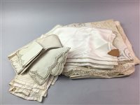 Lot 217 - A LOT OF LINEN AND LACE