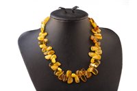 Lot 22 - A BALTIC AMBER NECKLACE