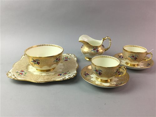 Lot 14 - AN EARLY 20TH CENTURY TUSCAN CHINA TEA SERVICE