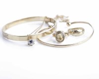 Lot 262 - GROUP OF GOLD JEWELLERY comprising two nine...