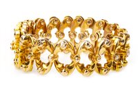 Lot 3 - A LATE VICTORIAN SEED PEARL EXPANDING BRACELET