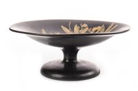 Lot 1088 - A JAPANESE LACQUERED COMPORT