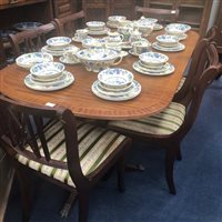 Lot 260 - A MAHOGANY DINING TABLE AND SIX CHAIRS