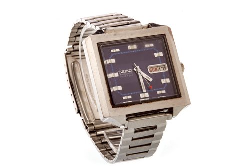 Lot 804 - A GENTLEMAN'S SEIKO AUTOMATIC TV DIAL WRIST WATCH