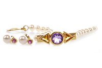 Lot 255 - A PEARL AND GEM SET BRACELET AND A PAIR OF EARRINGS