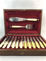 Lot 59 - A CANTEEN OF SILVER PLATED CUTLERY AND OTHER SILVER PLATED ITEMS