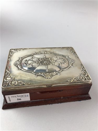 Lot 56 - AN EARLY 20TH CENTURY SILVER LIDDED BOX