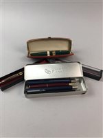 Lot 20 - A PARKER PEN AND PROPELLING PENCIL SET WITH FIVE OTHER PARKER PENS AND A FOUNTAIN PEN