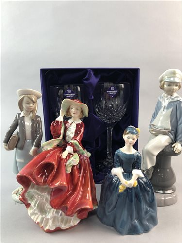 Lot 26 - A LOT OF ROYAL DOULTON AND LLADRO FIGURES WITH BOXED SETS OF CRYSTAL