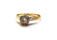 Lot 44 - A DIAMOND SOLITAIRE RING