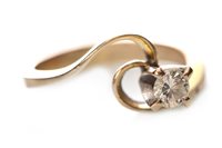 Lot 199 - A DIAMOND SOLITAIRE RING