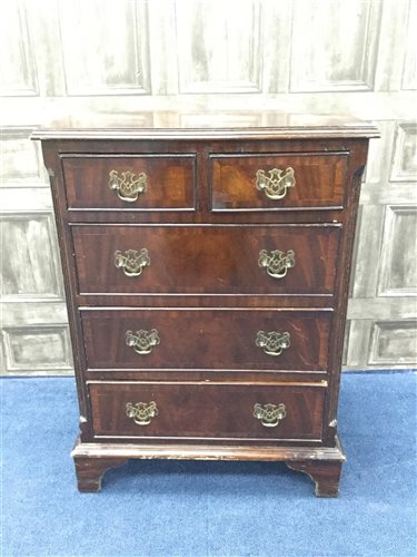 Lot 97 - A MAHOGANY CHEST OF DRAWERS