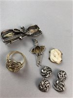 Lot 4 - A SILVER COLOURED TENNIS BROOCH, AN ENAMEL PENDANT AND OTHER JEWELLERY