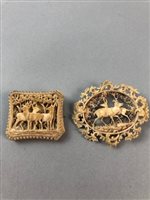 Lot 5 - A LOT OF TWO EARLY 20TH CENTURY CARVED IVORY BROOCHES